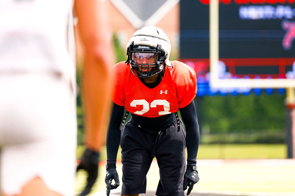 GoCamelsFB's tweet photo. Locked in 🔒

#FightAsONE | #RollHumps 🐪🏈 https://t.co/P4NwQ3ugFX