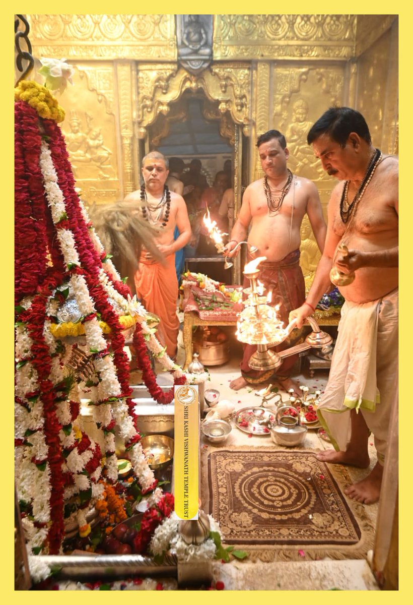 ShriVishwanath's tweet photo. आज श्री काशी विश्वनाथ जी की श्रृंगार आरती I
#kashivishwanath #kashi #sanatandharma #banaras https://t.co/RFl9UVj9Hm