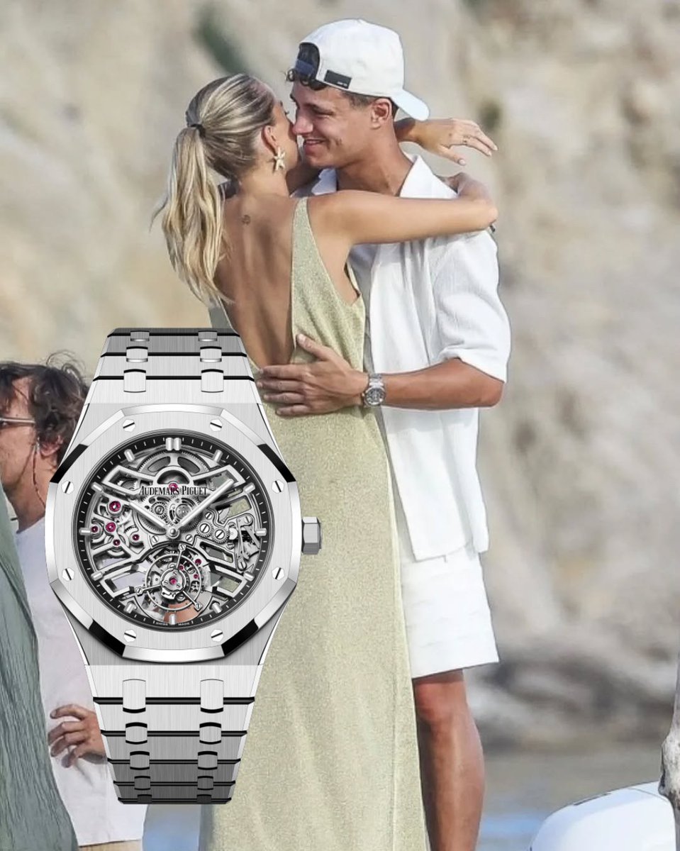 Relojes_GC's tweet photo. El piloto Lando Norris fue visto en sus vacaciones en Ibiza con un ya descontinuado Audemars Piguet Royal Oak Tourbillon Volante Automático Esqueletizado.

Precio: ~$335,000 USD (~$6,255,320 MXN). https://t.co/dPdQUdER56