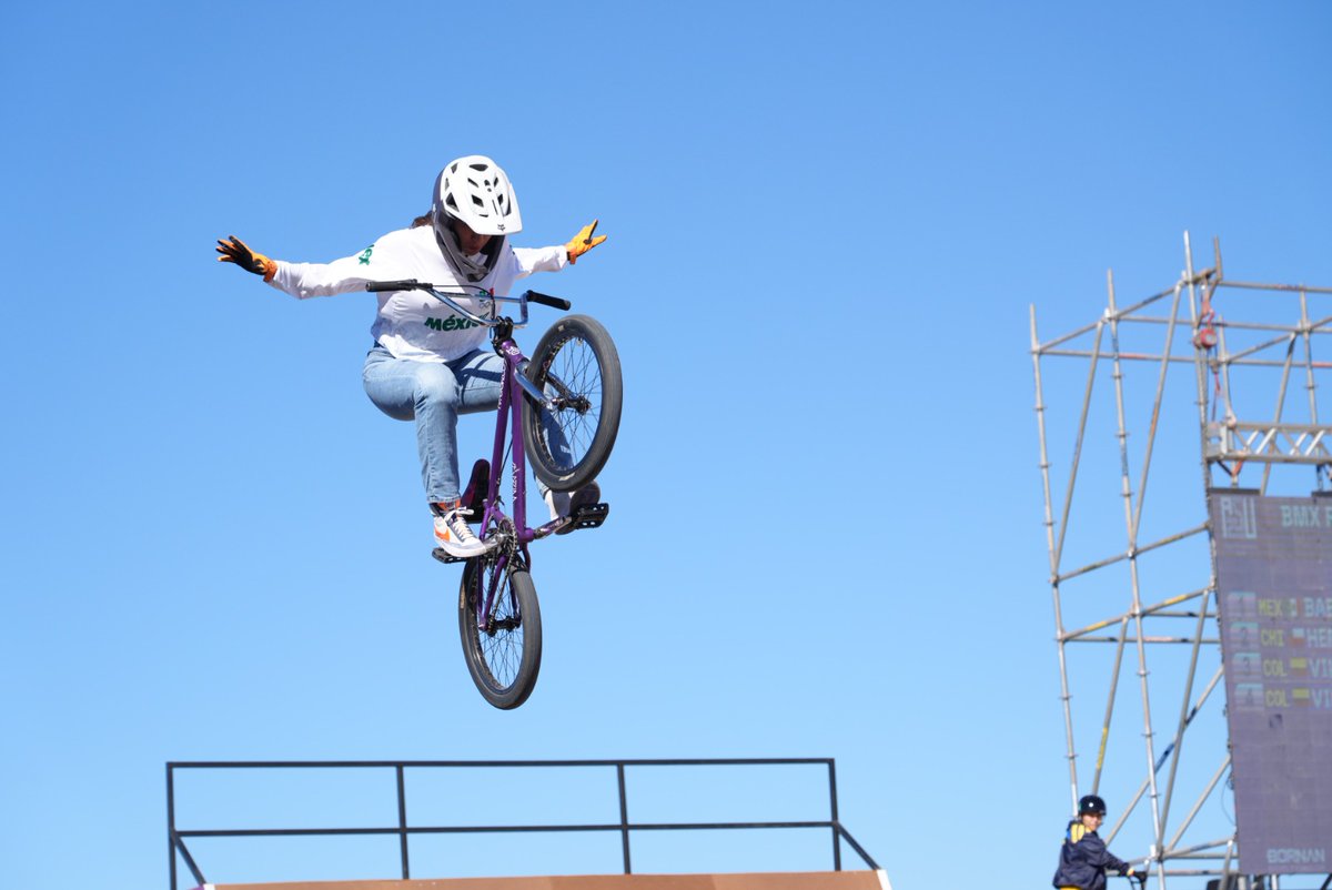 COM_Mexico's tweet photo. ¡Gran entrega! Sofía Báez nos dio una gran participación en @asu2025oficial, al igual que el debut de Valeria Segura, logrando el 5° puesto en BMX Freestyle Femenino. ¡Gracias por inspirarnos! 🇲🇽 🔥

#TodosSomosOlímpicos #SonyAlpha #SonyAlphaMexico #SonyPROSupport #ASU2025 https://t.co/enXNeuQAoF