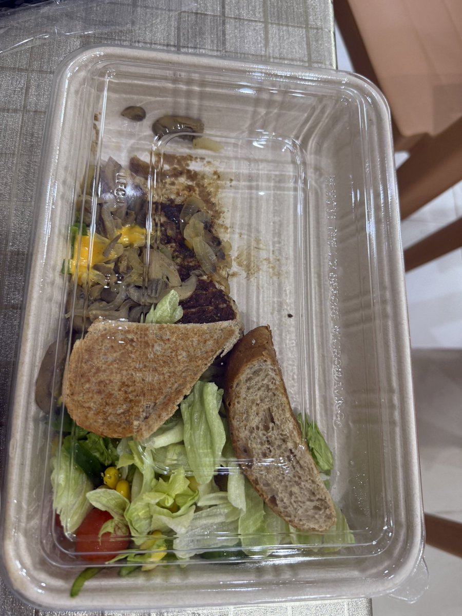 GilbertAtallah's tweet photo. @KuduKSA ,is this the quality u promise your customers  to serve?? What a shame cold spicy burned chicken  and then u call saying we cannot do anything! Thats not how u take responsabilities when u deal with food supply! https://t.co/xnsLkru93G