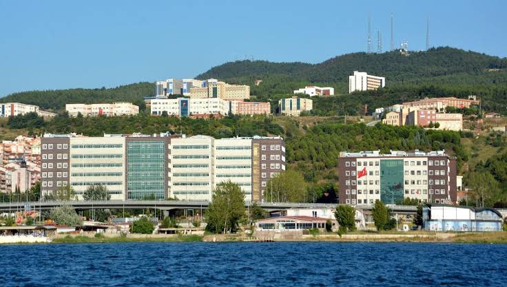 gelicem comu biraz bekle