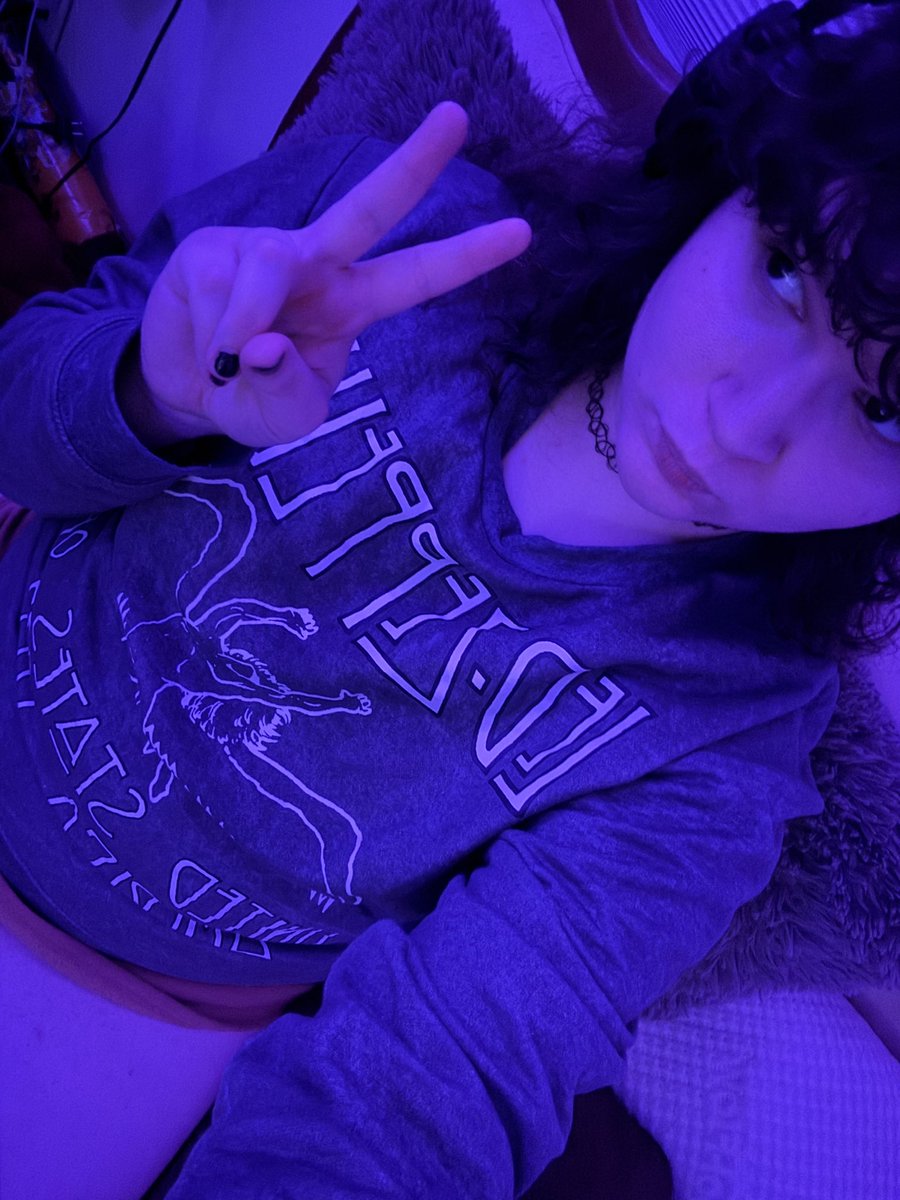 hiiii new followers, my name is Serena 😘 I lovee gaming and taking cute ...