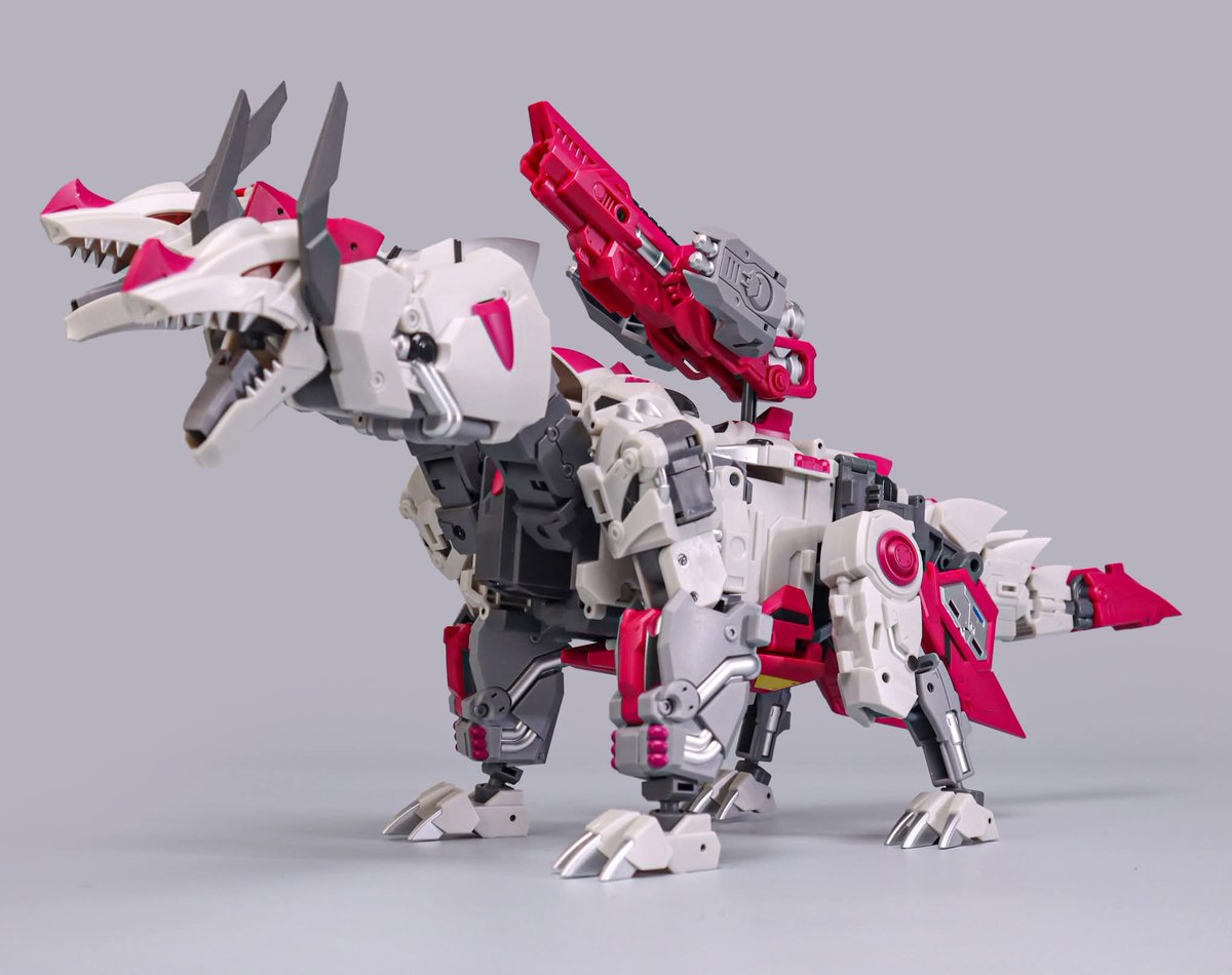 not_on_twitta's tweet photo. TFC Jakiro/Satan. (Hung-grrr/Abominus)

Fun Fact!  
 - I revealed this project *EIGHT* years ago at TFcon Toronto. 

Mangmotion will have a video 08/13/25

1/3 https://t.co/NFohaGQmO1
