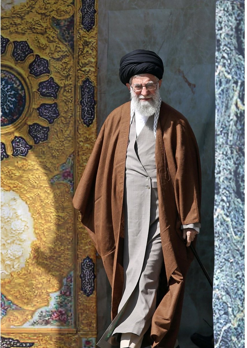 حضرت آیت‌الله خامنه‌ای :«ایمان اسلامی ملت ما، یکی از عمیقترین ایمانهاست.کسانی که ملت های دیگر را از نزدیک دیده اند، شهادت می دهند که ملت ایران نسبت به اسلام و عقاید و احکام اسلامی، یکی از مؤمن ترین ملت های مسلمان است.»