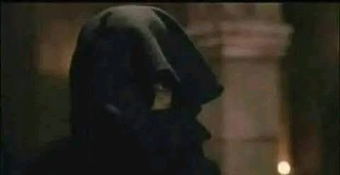 لما تحصل خناقة في الشارع والنقاب ميكونش جنبي.