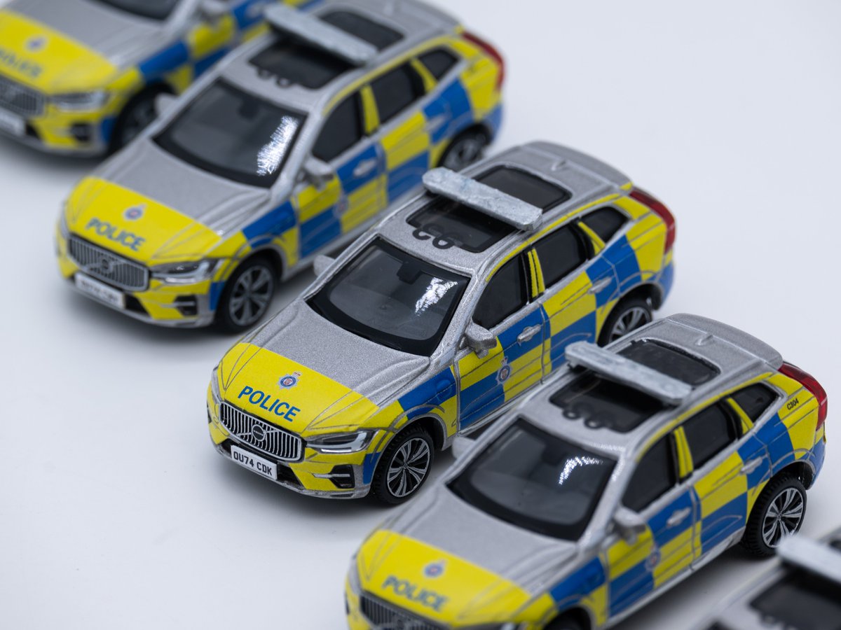 blue_code3's tweet image. Some lovely 1/64 XC60s from BTP C division
