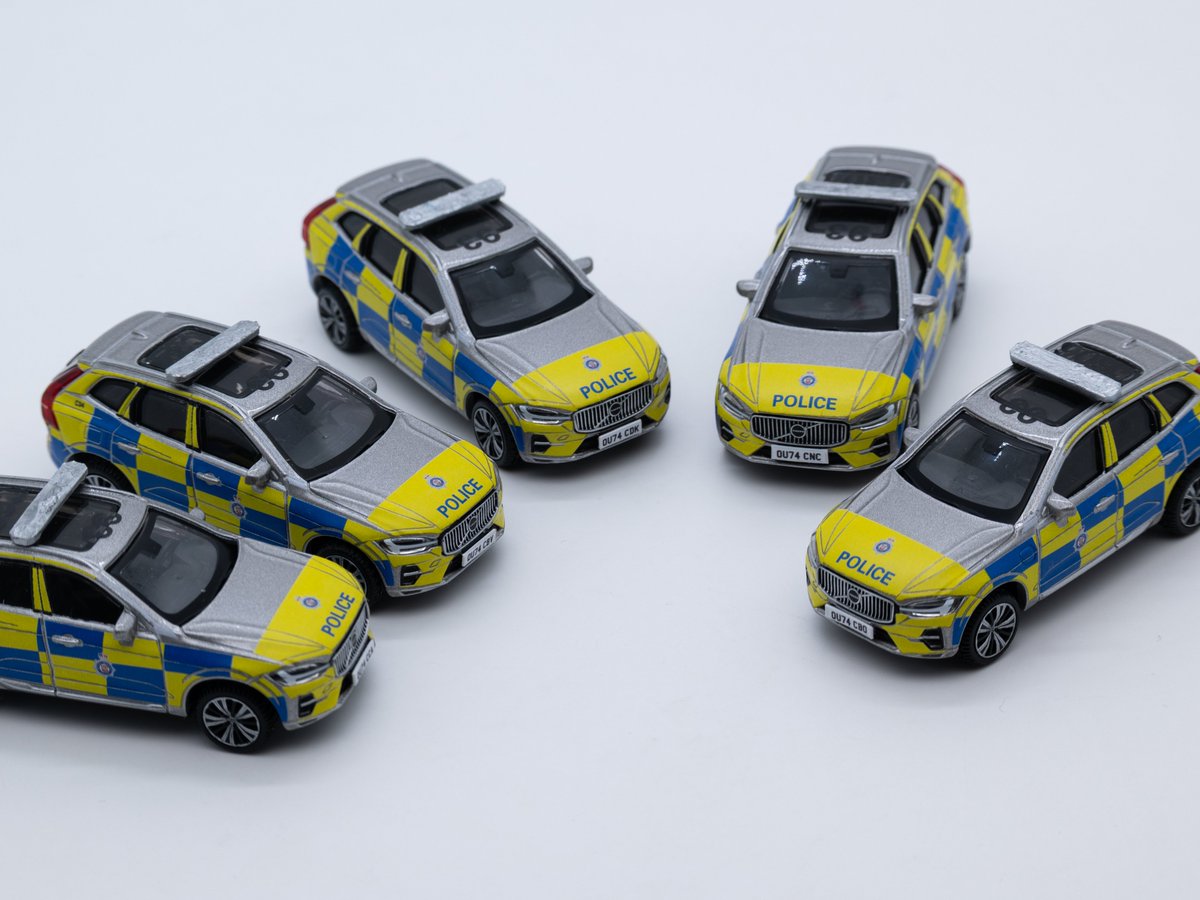 blue_code3's tweet image. Some lovely 1/64 XC60s from BTP C division