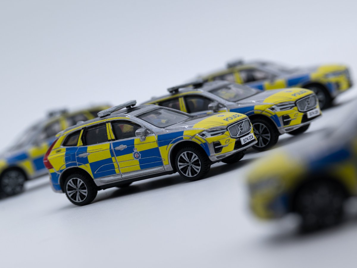 blue_code3's tweet image. Some lovely 1/64 XC60s from BTP C division