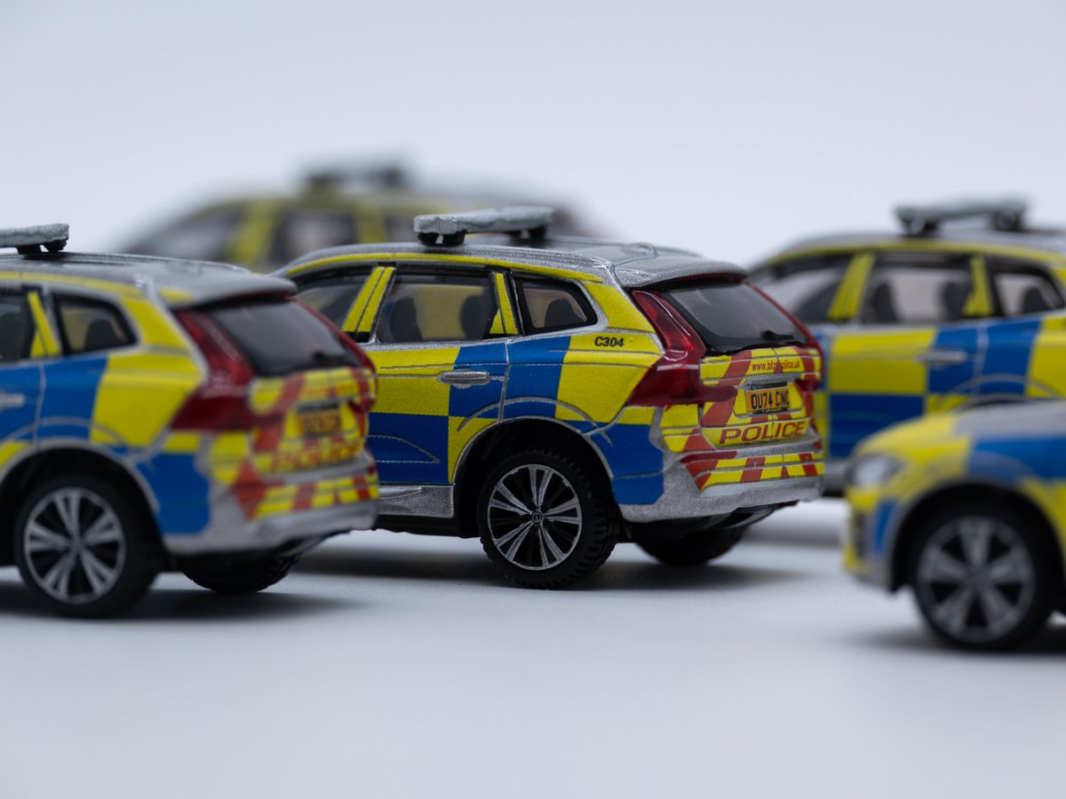 blue_code3's tweet image. Some lovely 1/64 XC60s from BTP C division