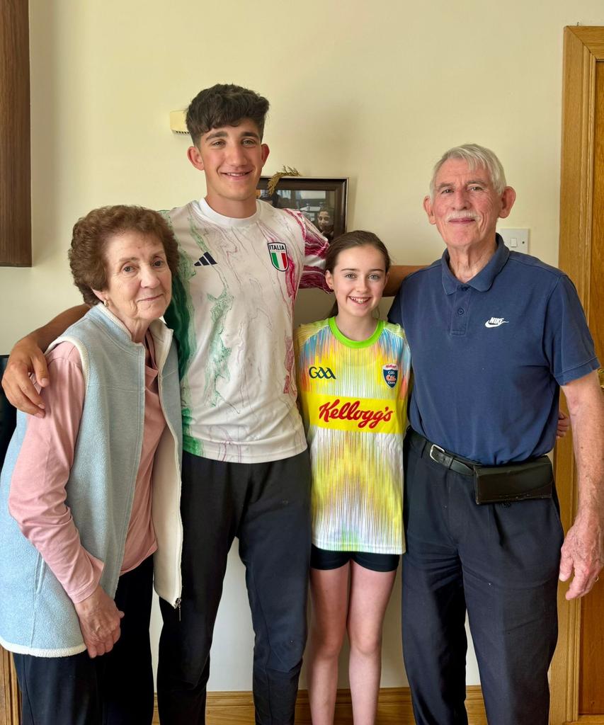 DeclanFahey2's tweet photo. Recent picture of Mam &amp; Dad with two of their grandchildren Rory &amp; Christina's Jessie. https://t.co/GKw8FW4ZFr