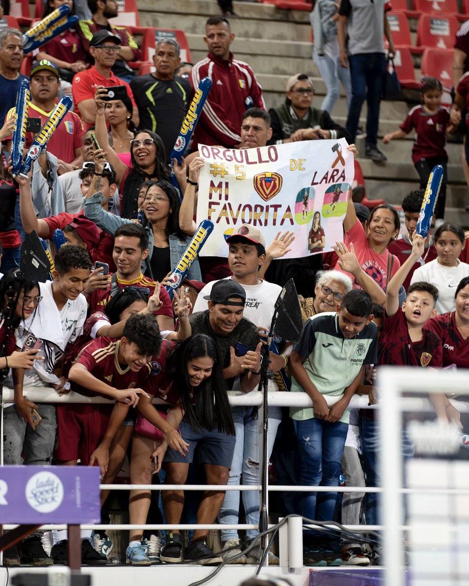 FemeninoFVF's tweet photo. 𝙇𝙖 𝙘𝙖𝙨𝙖 𝙙𝙚 𝙡𝙖 𝙑𝙞𝙣𝙤𝙩𝙞𝙣𝙩𝙤 𝙁𝙚𝙢𝙚𝙣𝙞𝙣𝙖 🏟️🙅‍♀️

El Estadio Metropolitano de Lara será el encargado de recibir a 𝙡𝙖𝙨 𝙘𝙝𝙖𝙢𝙖𝙨 para el arranque de la CONMEBOL Liga de Naciones Femenina 🙌

#SiempreVinotinto 🇻🇪 https://t.co/lm3AfrJi3o