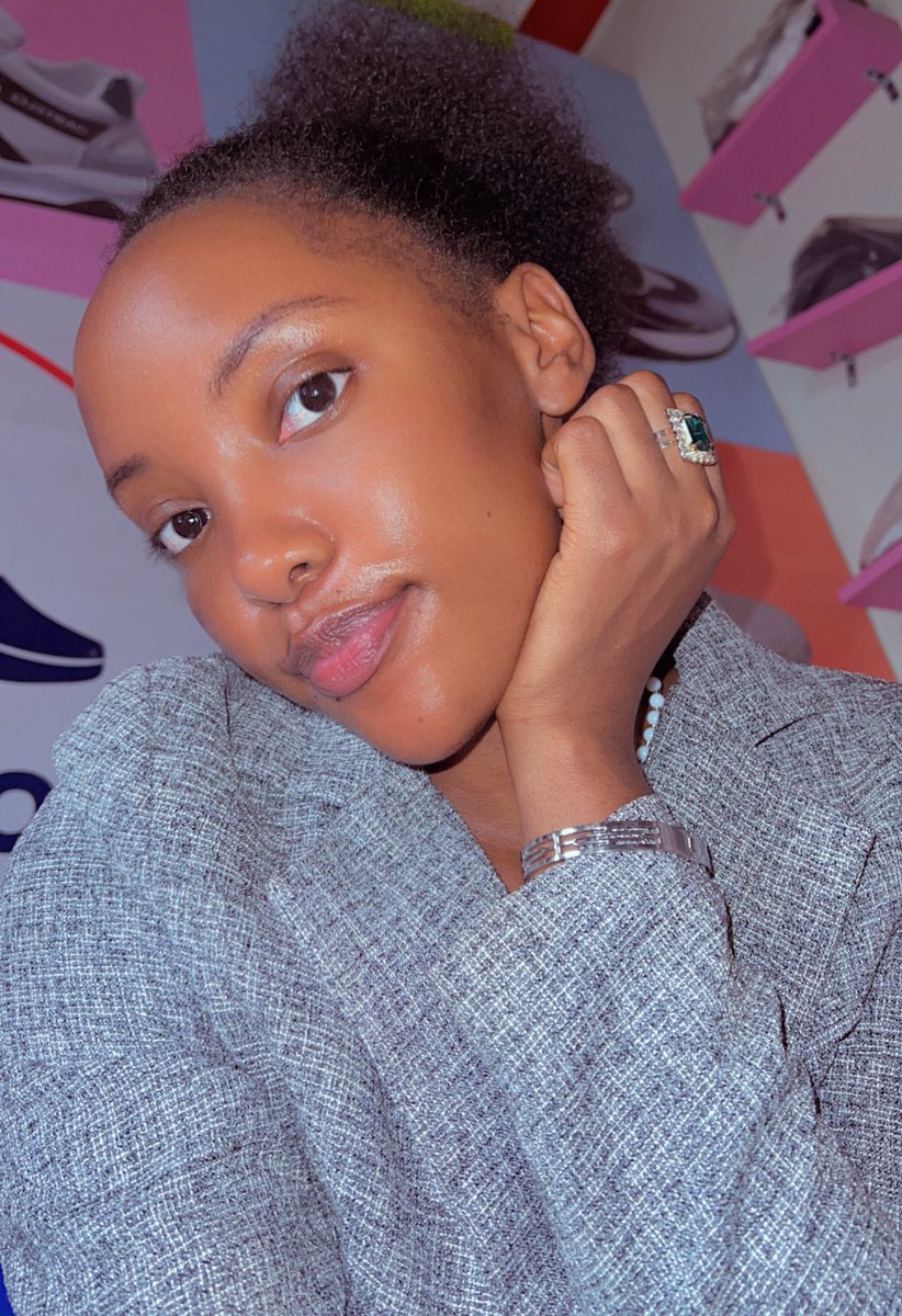 Am following back now. Drop those accounts.🥰❤️