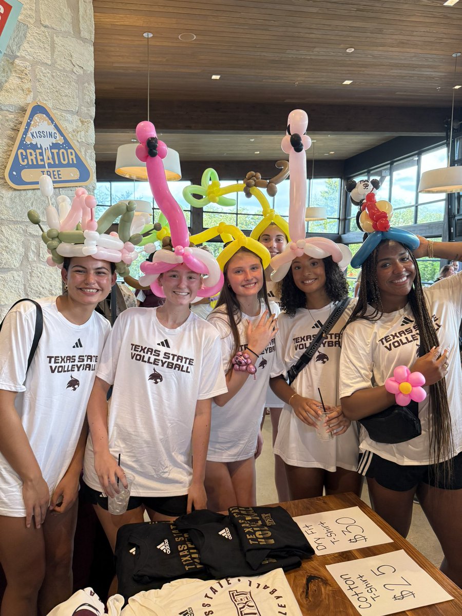 TexasStateVball's tweet photo. From balloon hats to live music, yesterday was nothing but good vibes. Appreciate the love, Kissing Tree 🎈❤️💛 https://t.co/I7VkadlgVX