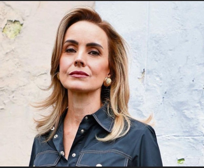 OrneHoyer's tweet photo. Hoy cumple años 🎉
La #actriz @alealebarros
Haqui en la #Novela
#ElPrecioDeAmarte
Al interpretar a #Eduarda

Felicidades ♥️ https://t.co/UPzPEKXuPo
