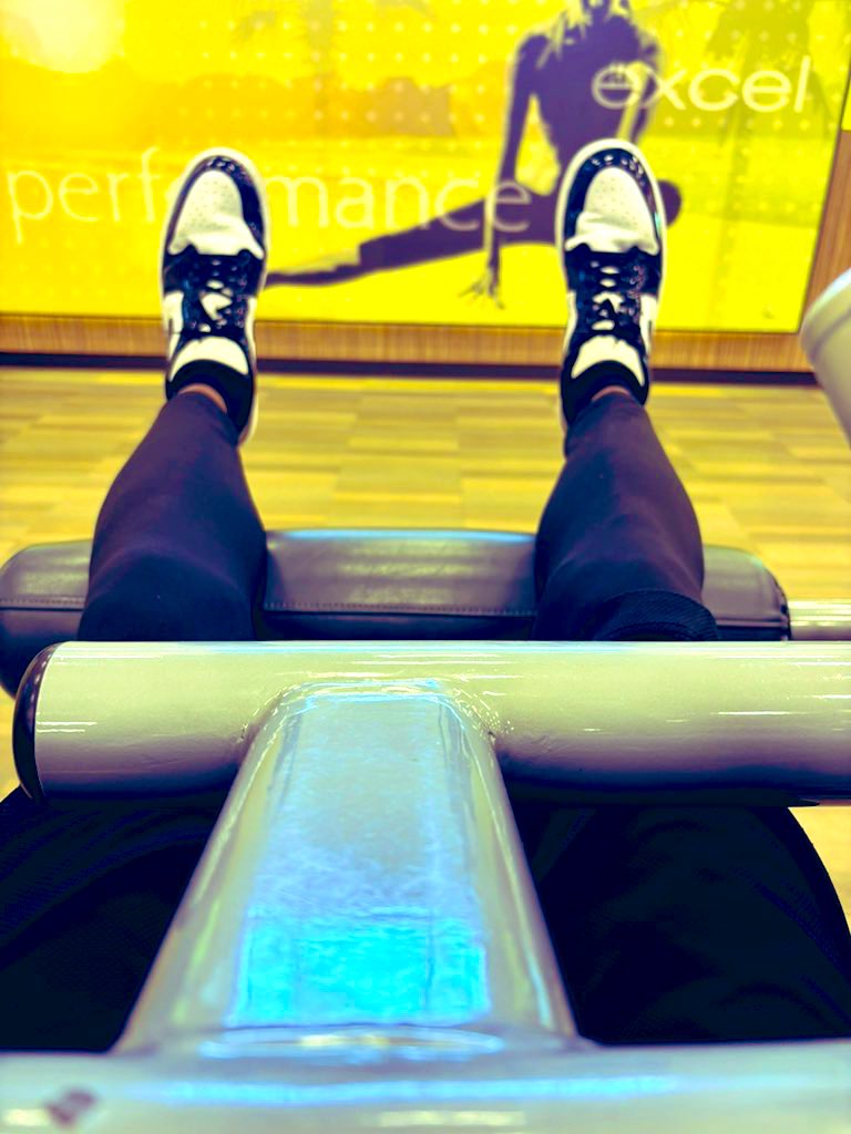 SM42INC's tweet photo. Have a good life productive & fitness week.
#Leggs
#getitin https://t.co/KyrCoqhNY3