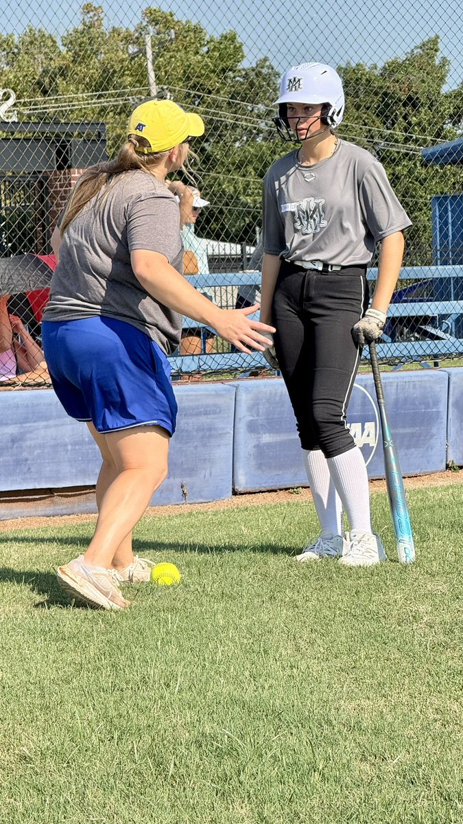 NogaOlivia's tweet photo. I had an amazing experience at the SE softball camp! I loved meeting the coaches, staff, and players—they were all so welcoming and encouraging. I left feeling inspired and motivated to keep improving. Thank you for such an unforgettable experience. @SavageStormSB @amntx16u https://t.co/DWBsMBCTF2