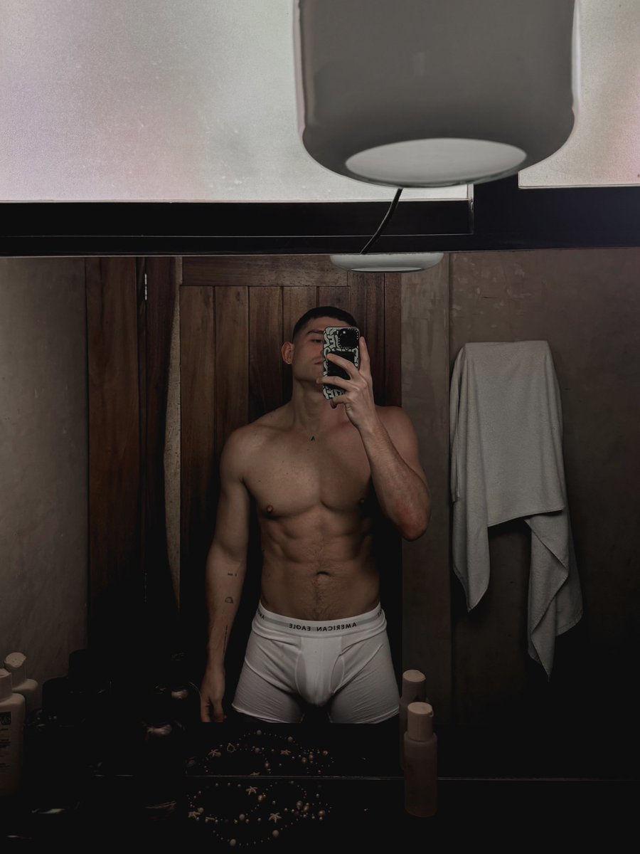 cruzayonc's tweet photo. bday dump 🎈♥️🌴✨🎂💫 https://t.co/jrpI0AURQr