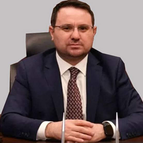 Akın Gürlek  gibi yiğit vatan evladının yanında olmayacağız da kimin olacağız?  
Kim nerede olursa olsun ben bu adamın safındayım