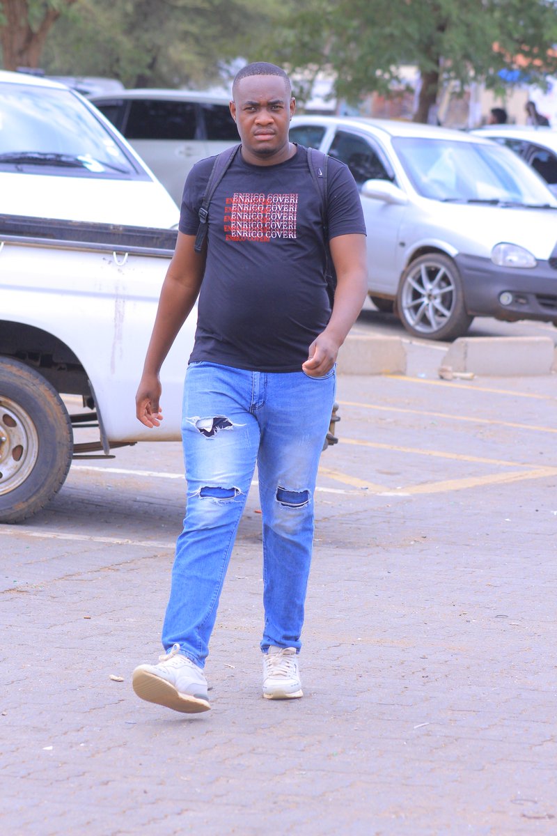 cresposebone263's tweet photo. I think I must write this

My Charger came kele ko mmerekong and I didn't want to borrow anyone
People borrowed and I am was not apologetic https://t.co/PNtUvi2qs2