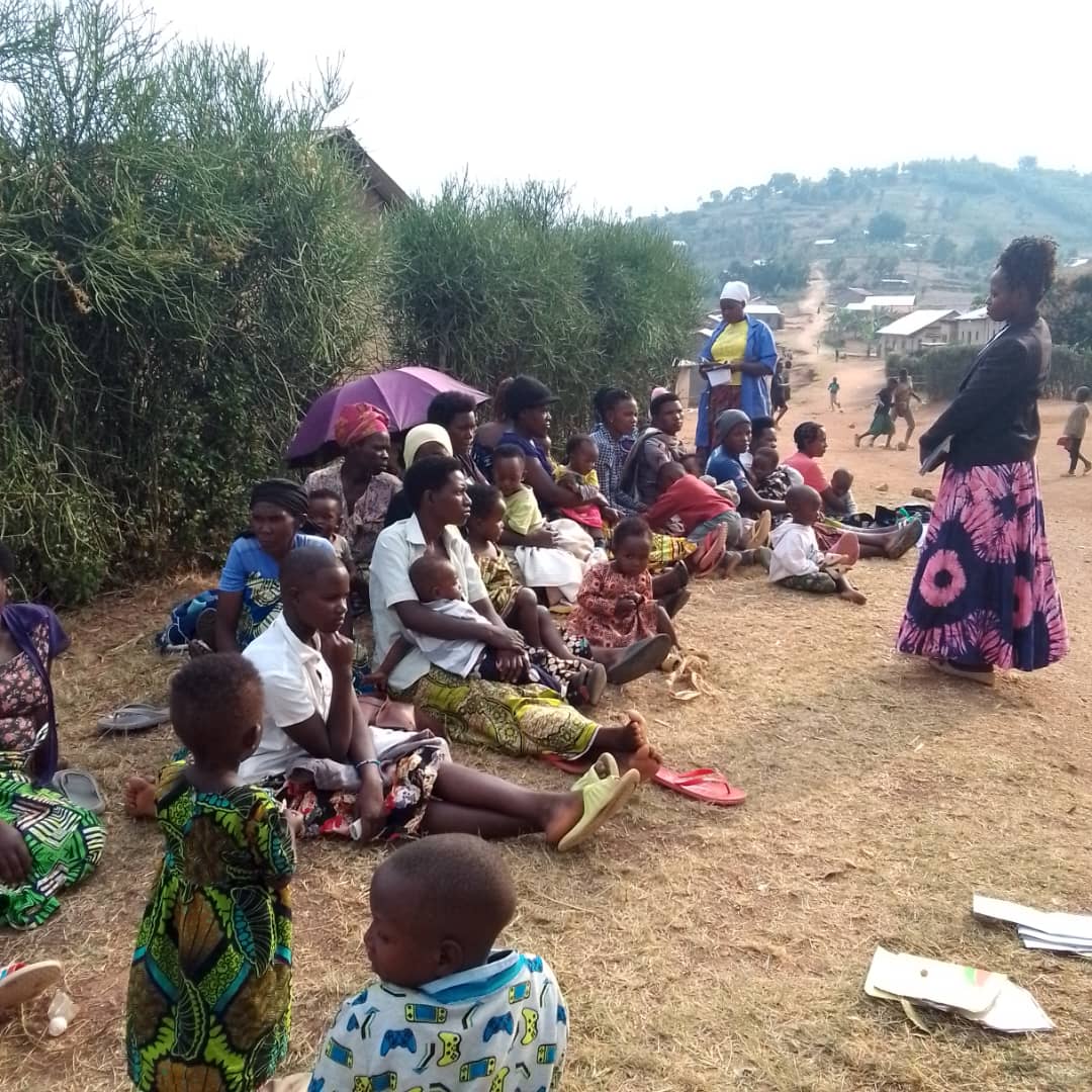 huyecnf's tweet photo. None ku wa 11 Kanama hakozwe inteko z'abagore mu midugudu itandukanye igize akarere. Haganiriwe ku gusobanurira abagore ku mudugudu imiterere n'inshingano by'inama y'igihugu y'abagore n'uburyo bushya bwo gushyira mu bikorwa imihigo yayo 2025-2026. https://t.co/CTPMjJUFWL