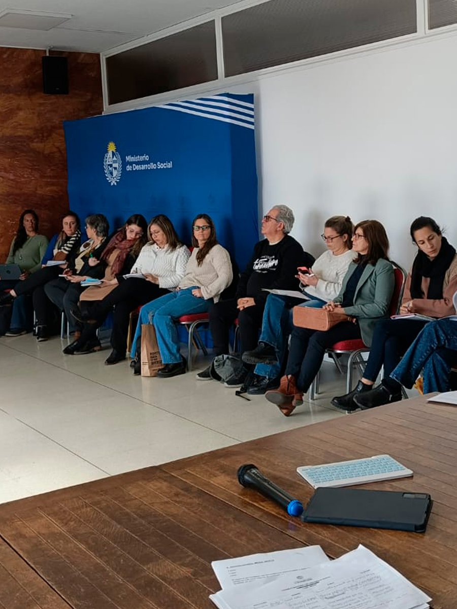 midesuy's tweet photo. 🏳️‍🌈 En la sesión del 7 de agosto del Consejo Nacional de Diversidad Sexual se abordaron diversos temas, entre ellos la planificación de la agenda de setiembre, Mes de la Diversidad.   

📣Lanzamiento del Mes: 1º de setiembre en Presidencia.  (1/4) https://t.co/NwgKAXm8HO