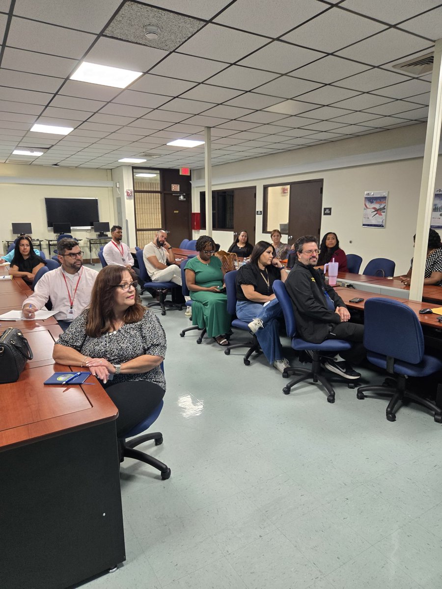 MDCPSTechCollgs's tweet photo. Outstanding 2025-26 Opening of Schools Meeting for Registrars @MlecTech. Looking forward to another successful school year. Ready to provide our adult and career dual enrollment students the best customer service experience. See you Thursday! #YourBestChoiceMDCPS https://t.co/VdiOpwqFVJ