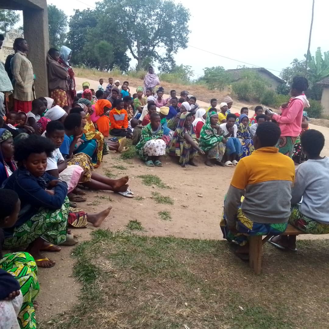 huyecnf's tweet photo. None ku wa 11 Kanama hakozwe inteko z'abagore mu midugudu itandukanye igize akarere. Haganiriwe ku gusobanurira abagore ku mudugudu imiterere n'inshingano by'inama y'igihugu y'abagore n'uburyo bushya bwo gushyira mu bikorwa imihigo yayo 2025-2026. https://t.co/CTPMjJUFWL