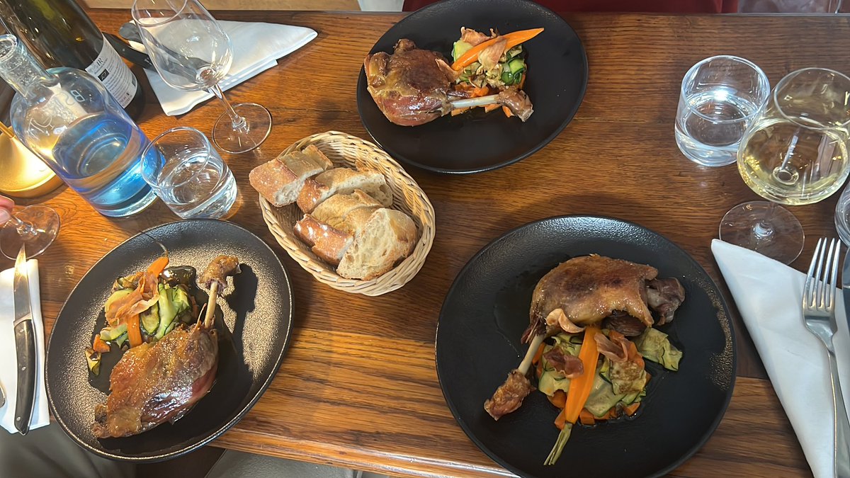 Eating good in Paris, with <a href="/littleblits_OW/">littleblits</a> and <a href="/ladytrashpanda_/">TrashPanda</a>