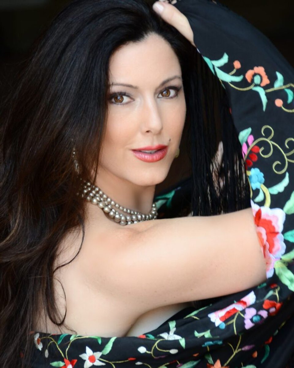 grnbrgartists's tweet image. Known for her dramatic, nuanced artistry, Camille Zamora has collaborated with legends and dazzled audiences around the globe. From opera stages to the passion of tango, her versatility shines through every performance. 

#GreenbergArtists #Soprano #OperaLife #ClassicalMusic