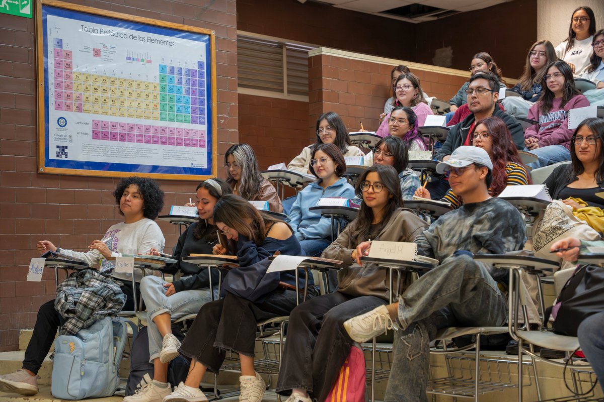 quimica_unam's tweet photo. Este lunes 11, en punto de las siete de la mañana, dio inicio el Semestre 2026-I de la Facultad de Química de la UNAM. 

¡Bienvenidos, alumnas y alumnos, al Semestre 2026-I de la FQ, la mejor escuela de Química del país! https://t.co/W7jKlqwfEz