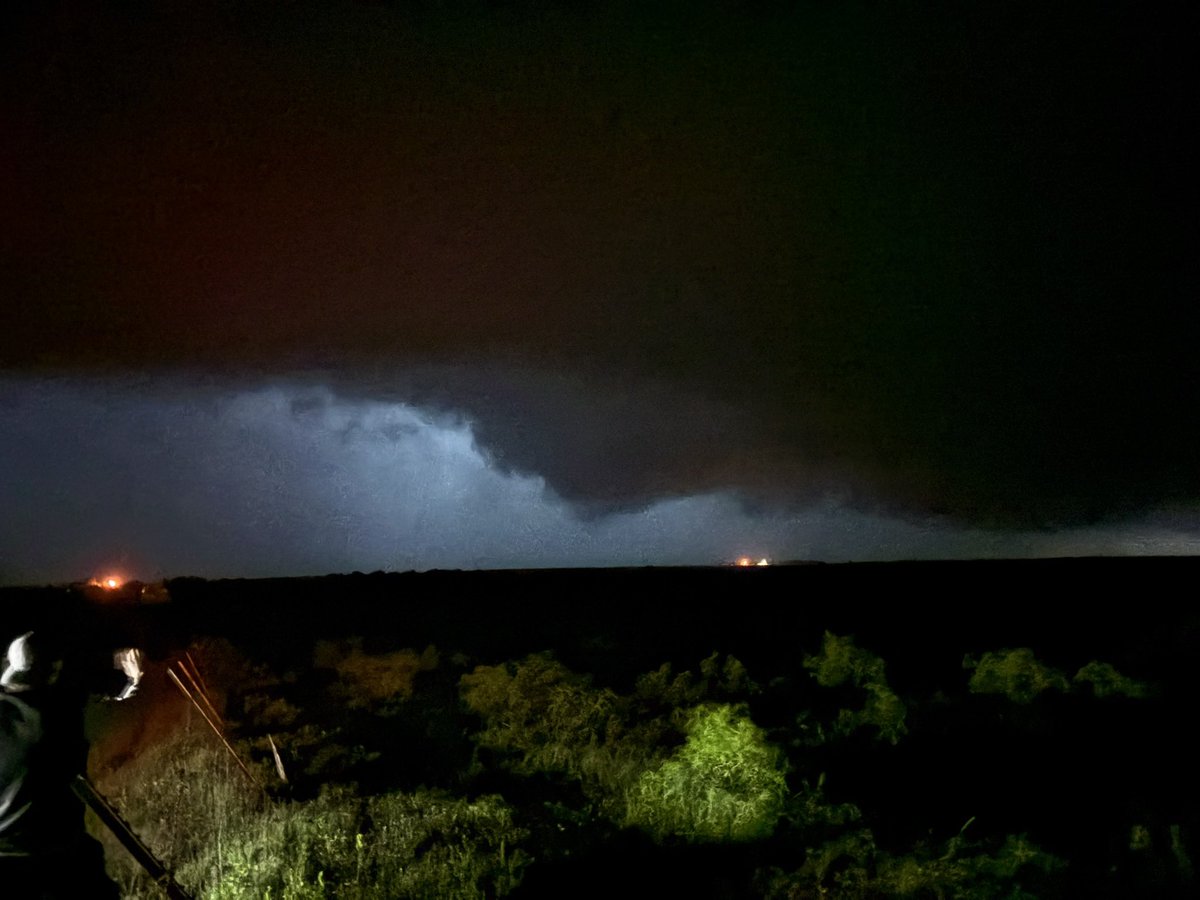 First tornado vs. Latest tornado

📍Didsbury, AB - July 1, 2023
📍Cookietown, OK - May 2, 2025