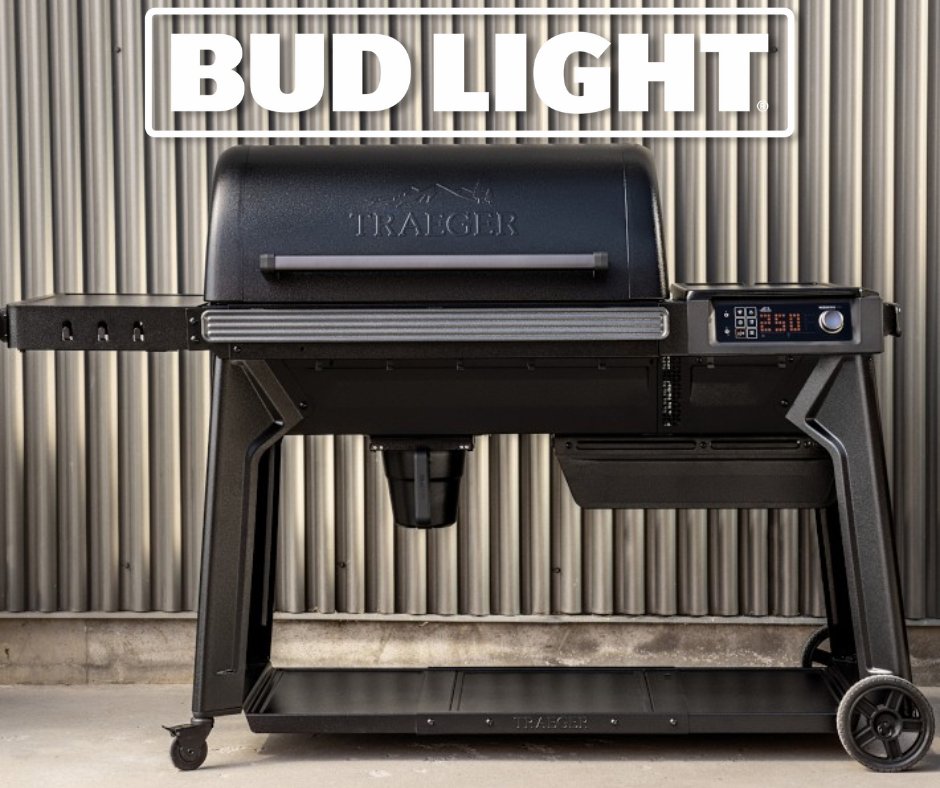 Traeger Woodridge #Giveaway LAST WEEK!
   
What better way to host a K-State Football watch party than with a new grill! Go Cats!! 🏈 

 RT &amp; Follow to enter!      

Drawing on 8/18 at 12p. Pickup ONLY! Must be 21+ to enter! Check  FB and Insta for more chances to win and info!