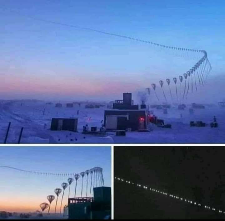 MAVERIC68078049's tweet photo. Starlink technology is nothing but balloons with antennas and xmas lights.

Both Nasa and SpaceX companies are defrauding their stock holders. Both phoney companies. 

Defund the Nasa and you'll be able to feed the whole planet. This system is a joke. https://t.co/kCA1PINlxk