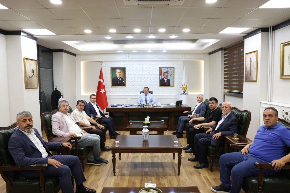 Milletvekilimiz Sayın Bünyamin Bozgeyik ve Şahinbey Belediye Başkanımız Sayın Mehmet Tahmazoğlu’nu İl Başkanlığımızda misafir ettik.

Şehrimizin geleceği, projelerimiz ve teşkilat çalışmalarımız üzerine verimli bir istişare gerçekleştirdik.

Nazik ziyaretleri ve kıymetli