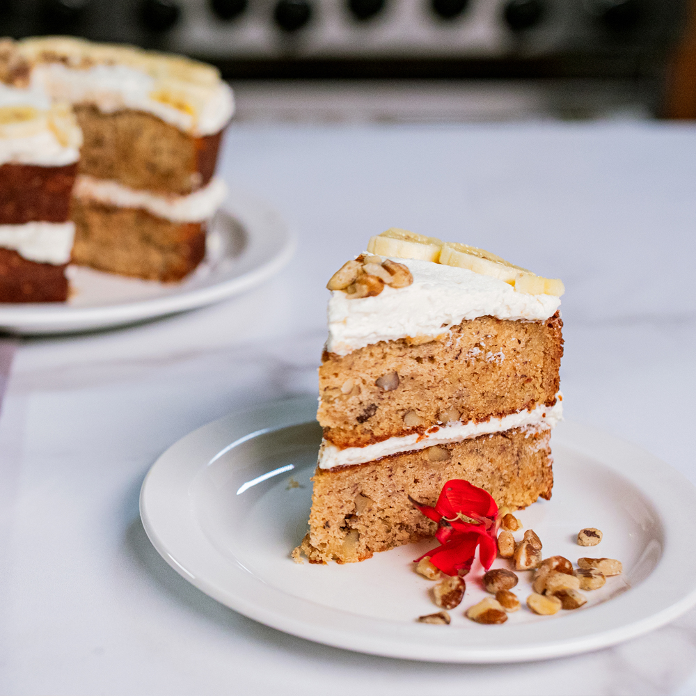 Don't let summer pass you by without trying this delicious Black Walnut Banana Cake recipe! What makes it so exceptional is that we’ve found the perfect ratio of Black Walnut to banana: hammonspantry.com/pages/black-wa…

#blackwalnuts #blackwalnutcake #bananacake #summerbaking #cakerecipe