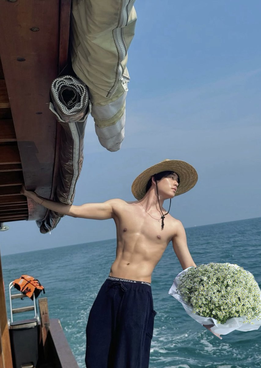 SalunWillieEst's tweet photo. Sea look at my flowers 

 #เอสวางดอกเดซี่ยัง https://t.co/460ugHVWU5