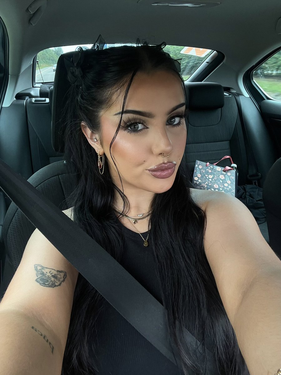 yasmin🖤🕸 tweet media