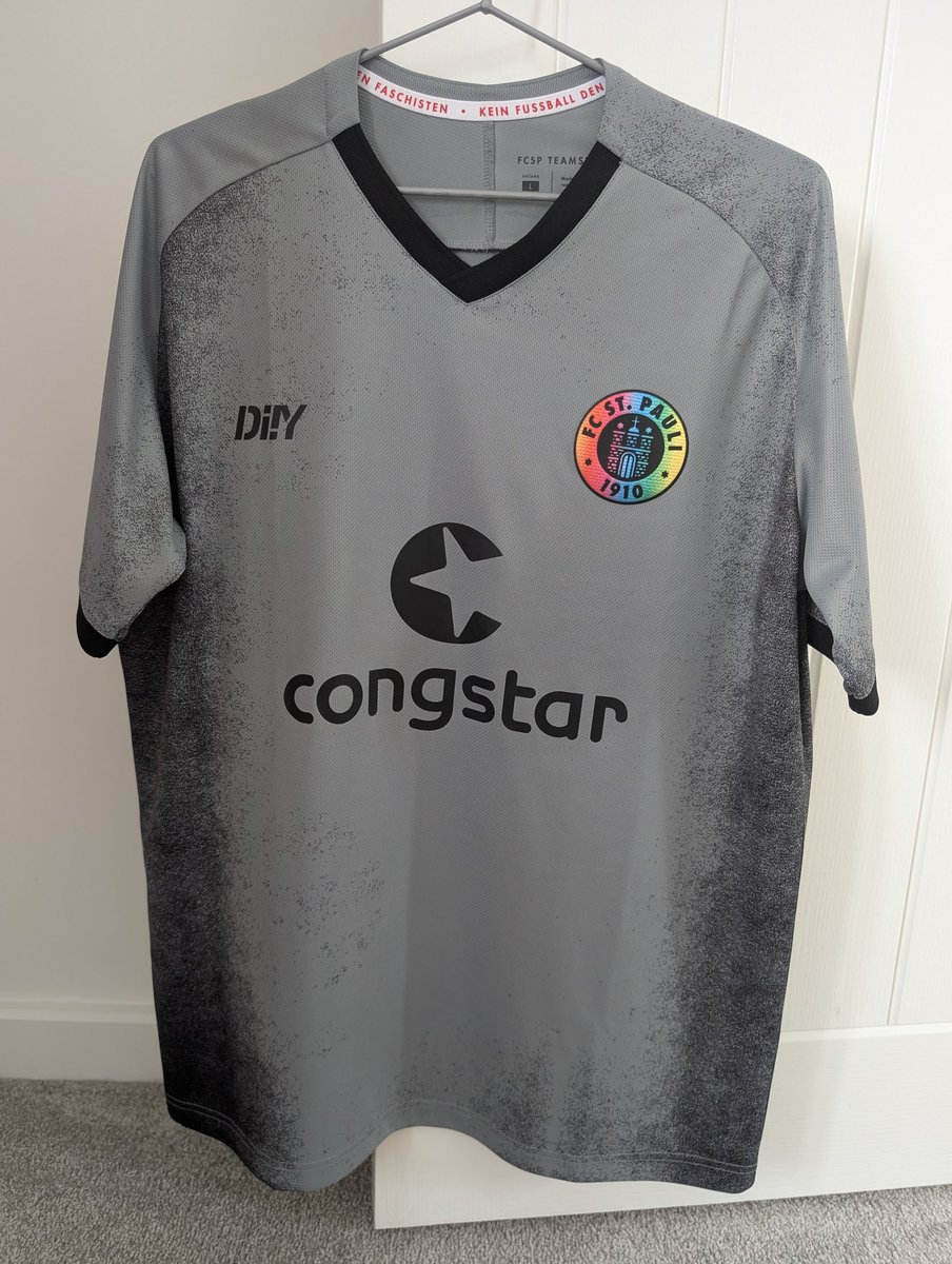 <a href="/shirt_x/">The Shirt X-change</a> BVB Cup - £42
Mönchengladbach 3rd -£42
Werder Bremen Anniversary £75
St Pauli Third (with nameset) - £50

All size LARGE