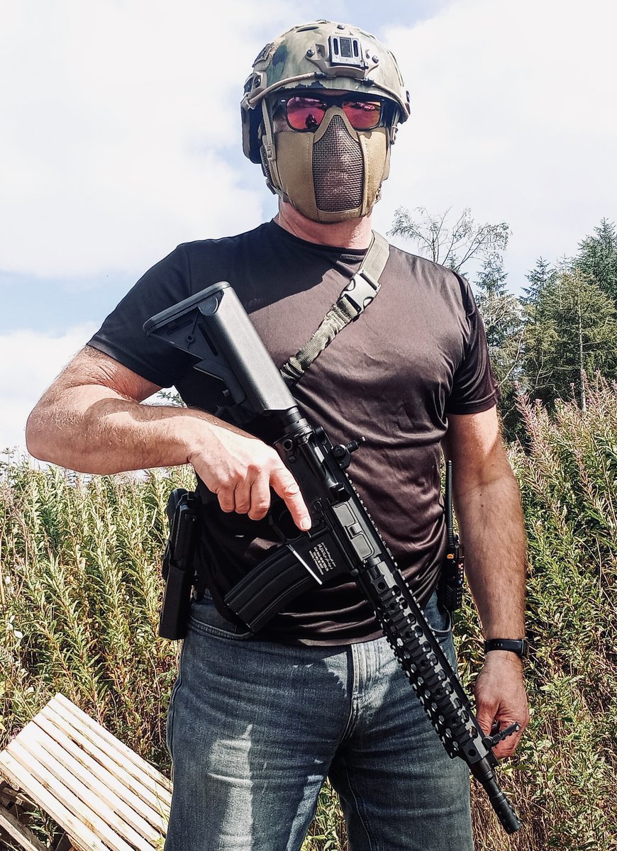 YouTubeScout's tweet image. Your cameraman, tired of wearing camo &amp;amp; Hi Vis. I changed the eye pro after the photo was taken. I am using a #KWA M226 PTP and #cyma CM.006, which was upgraded by Mike Duncan at #Norwest Airsoft in #spokane