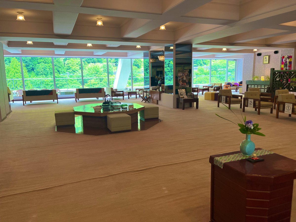 ♨️温泉旅館撮影可能エリア紹介♨️

ホテル黒部
【撮影対象者】イベント参加者(リストバンドあり)
ホテルロビー、テラスで撮影可能！リストバンド着用者なら宿泊者以外も撮影可能📸新山彦橋を渡るトロッコ電車を背景に写真撮影したり手を振ったりできます🙌🚞
※撮影可能時間は後日発表！
#ウナコス2025