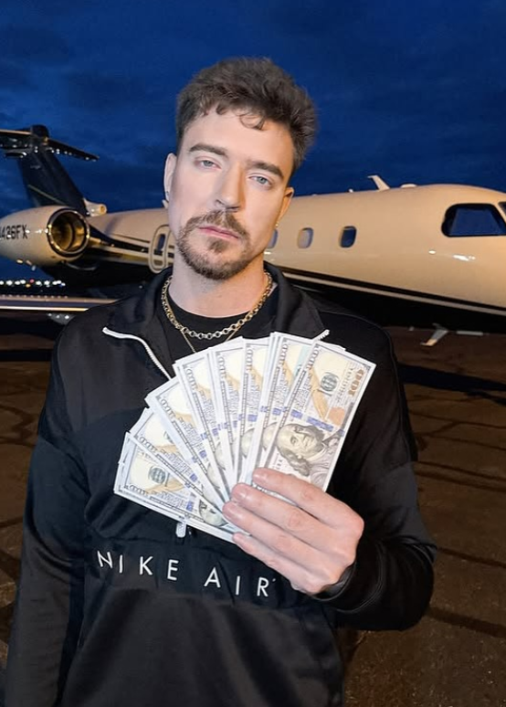 SantanderS4394's tweet photo. Recuerden que tirarle a la perrita 0 leal de mariana es importante pero también lleguen con su post aqui y etiqueten al lider, que mr beast va invitar a todo el mundo para poder recolectar 5 millones

MR X MR 🔜 https://t.co/FYosHXj9IC