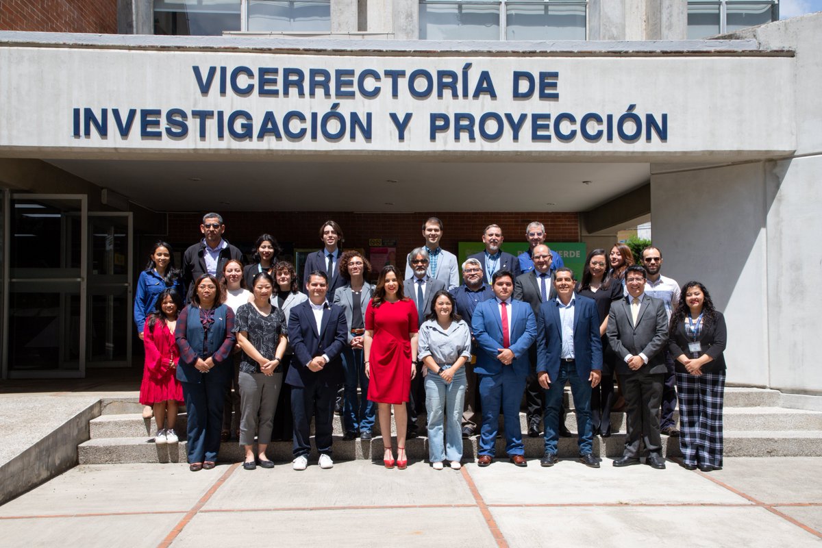U_Landivar's tweet photo. Abrimos nuestras puertas a representantes de embajadas, agencias de cooperación y organismos del Sistema de Naciones Unidas en Guatemala, para vivir la 1era. edición de “Experiencia Landívar: investigación y proyección para el bien común”. 

Nota aquí: https://t.co/9GcAChSmhc https://t.co/jHqh6RCOxI