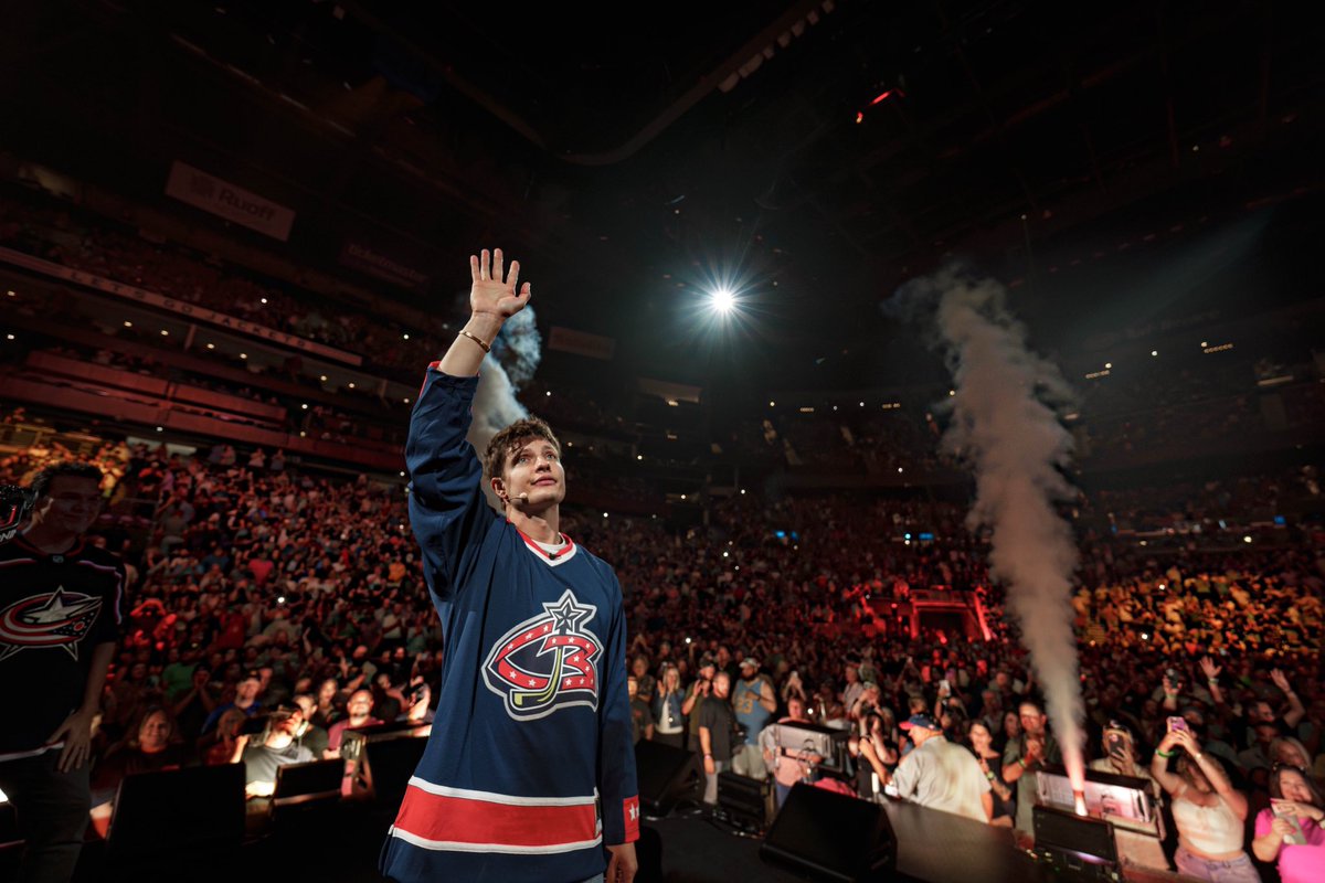 mattrife's tweet photo. Broke the record for most tickets ever sold @NationwideArena in Columbus, OH this weekend 🥹❤️ Over 19,000 people- what a Homecoming! 🙏🏼 https://t.co/9iVPiR2sub