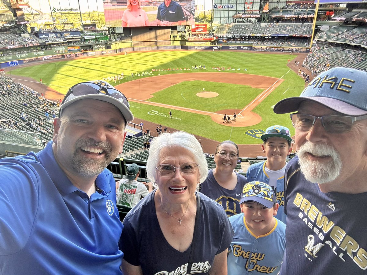 #ThisIsMyCrew  

Making core memories!! Let’s go Brewers!!