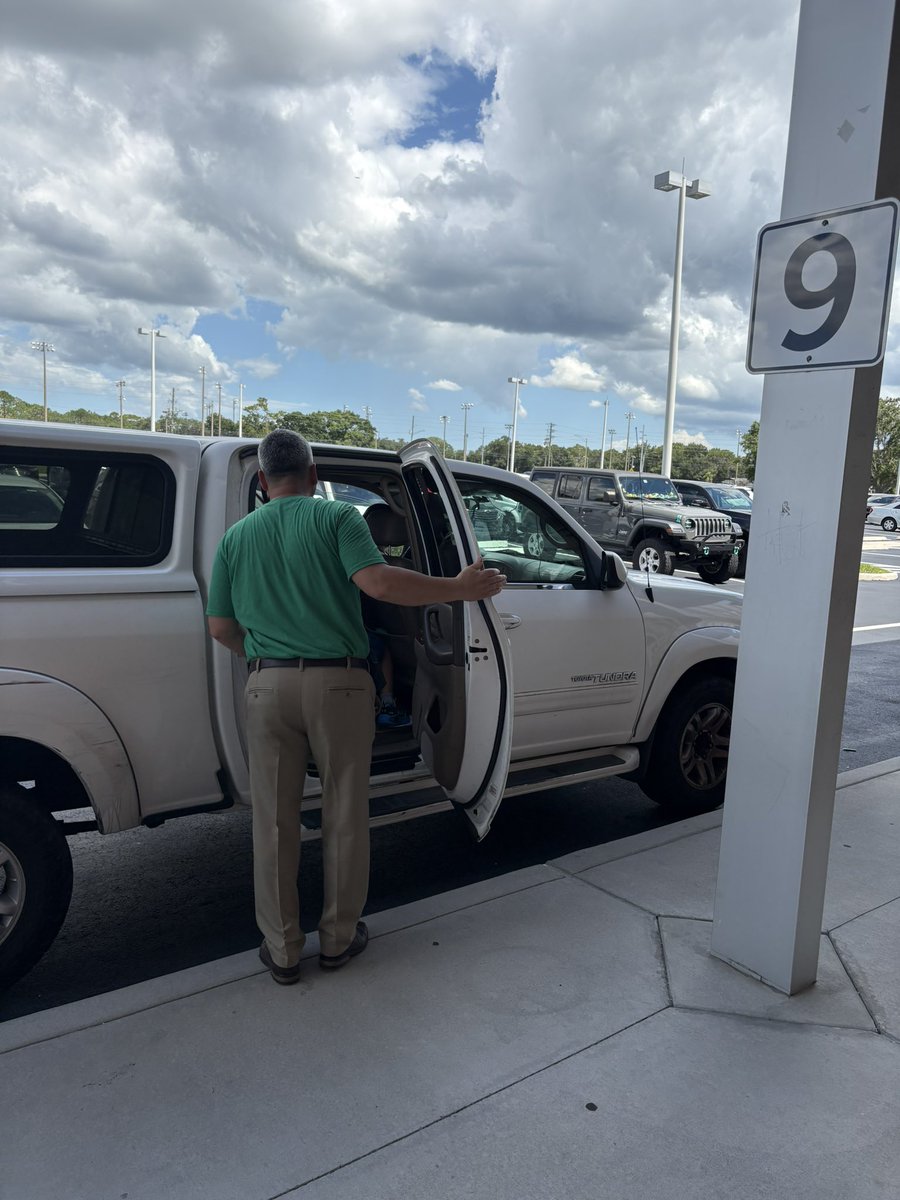 We’re already seeing our amazing administrators in action, organizing, supporting, and setting the tone for a great year ahead. Their dedication doesn’t go unnoticed, and we’re grateful for the hard work they’re putting in from day one. <a href="/UnionParkES/">Union Park Elementary OCPS</a> <a href="/LPES_OCPS/">LaureateParkElementary_OCPS</a> <a href="/DrRahim_Jones/">Dr. Rahim Jones</a>
