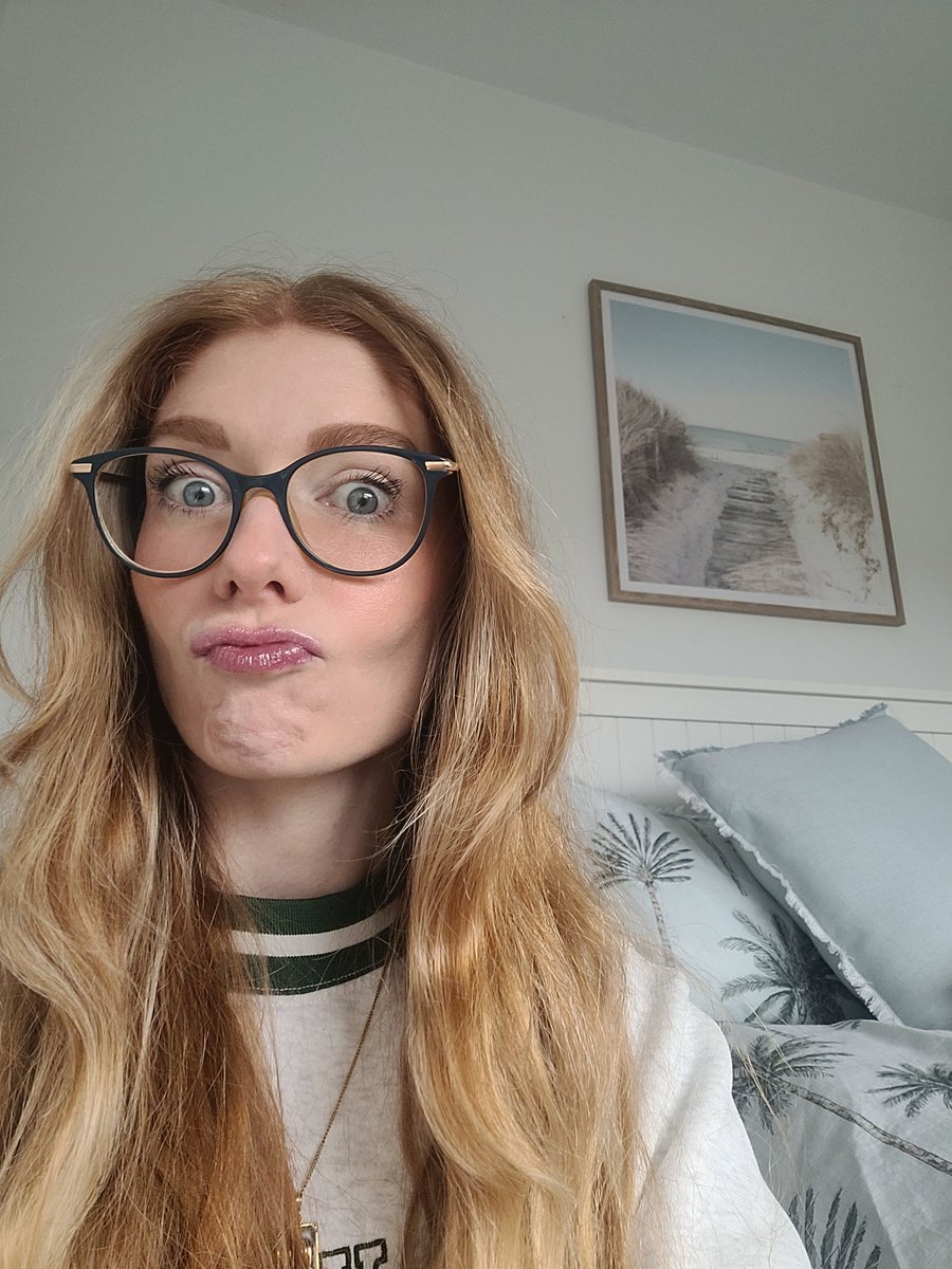 Little stream. Little dream. Duck face. All over the place. twitch.tv/emmzyplays