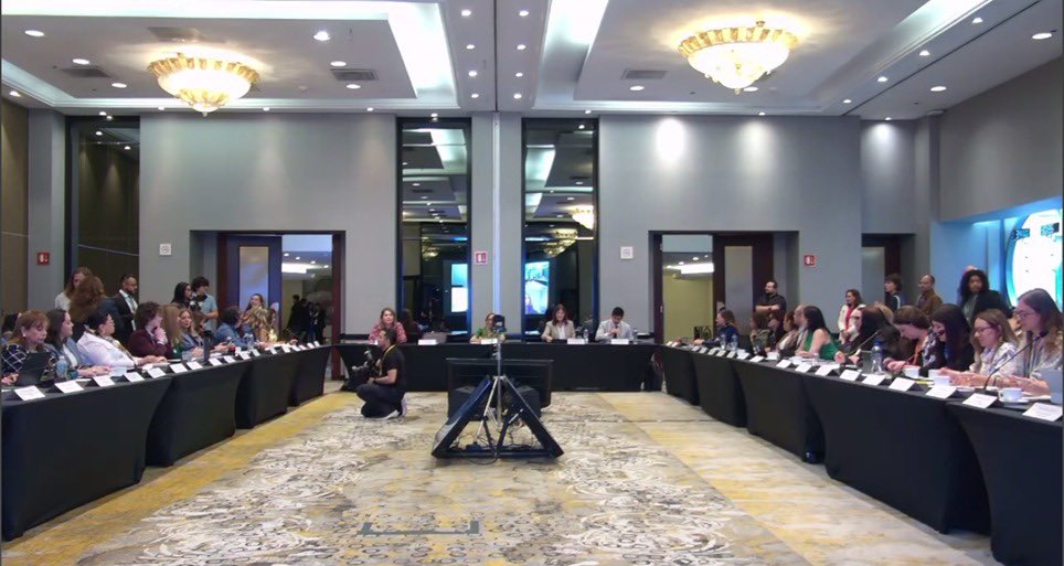 El embarazo adolescente nos cuesta $15.3 mil millones al año (1% del PIB) en la región. <a href="/ssottoli/">Susana Sottoli</a> lo recordó en la Plenaria de #MovimientoCeroEmbarazoAdolescente. 

En <a href="/UNFPA_Honduras/">UNFPA Honduras</a> creemos que invertir en igualdad de género es clave. ¡Vamos por más! 💪