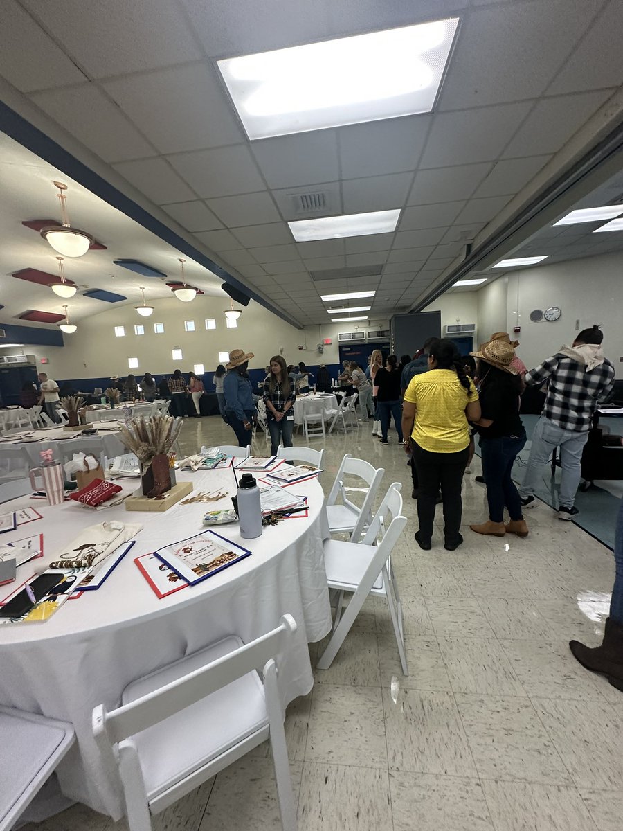 Saddle up for Success with the best staff!  Riding into another successful school year!  <a href="/YeseniaAponte05/">Yesenia Aponte</a> <a href="/MDCPS/">Miami-Dade Schools</a> <a href="/RobertoAlonsoFL/">RobertoJAlonso</a> <a href="/miamilaker/">Les Gory</a> <a href="/MiamiLakesNews/">Miami Lakes, FL</a> <a href="/SuptDotres/">Jose L. Dotres, Ed.D.</a>