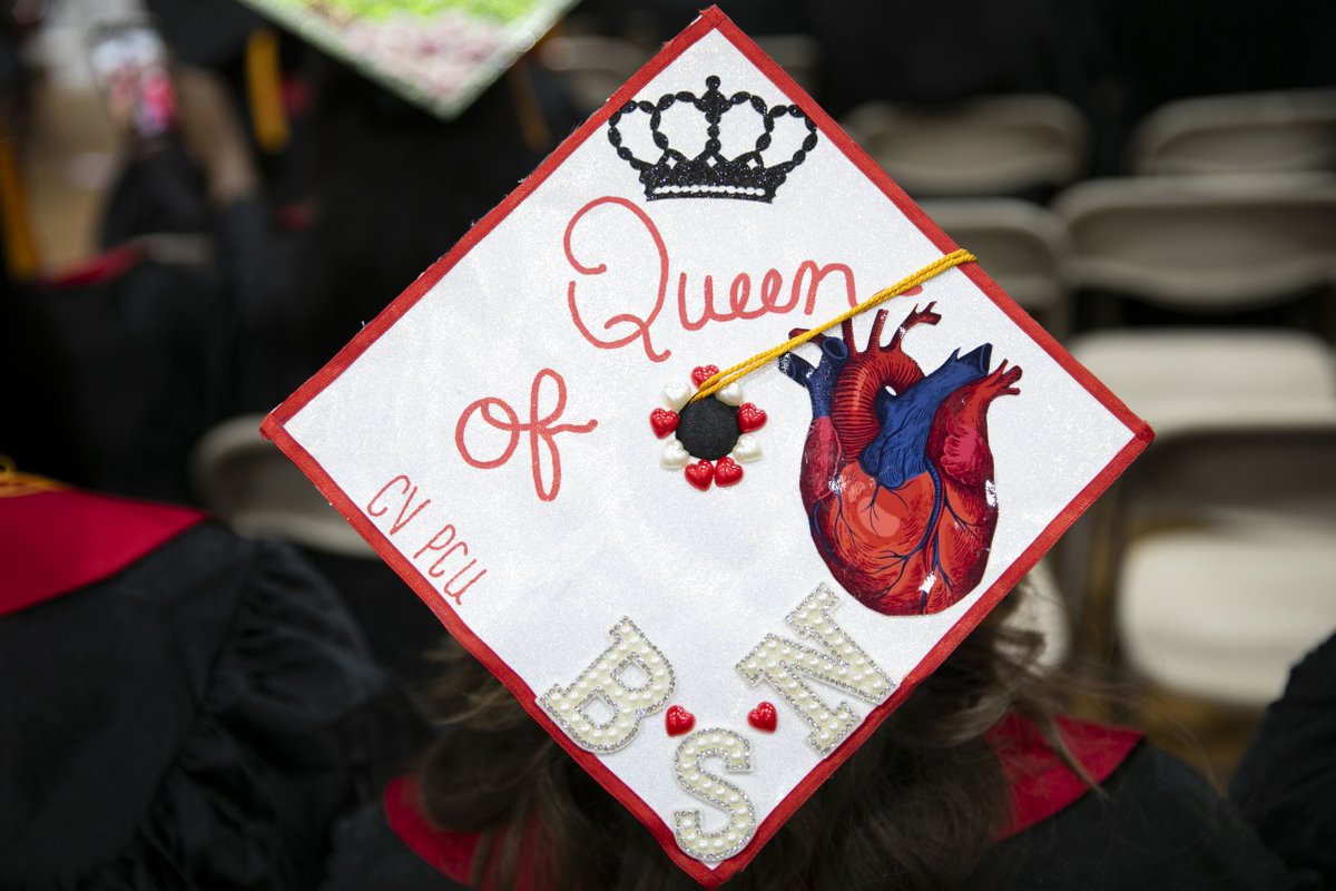 TTUHSC's tweet photo. πππ©π¨ π€ππ to our newest @TTUHSCSON School of Nursing graduates! There were many creatively decorated graduation caps at their summer commencement ceremony this weekend. π #TTUHSCgrad https://t.co/Q0nOeKS1QC